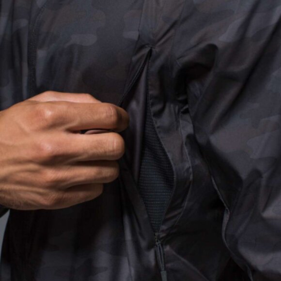 Lululemon Men’s Running Surge Jacket (black cammo) - Picture 5 of 10